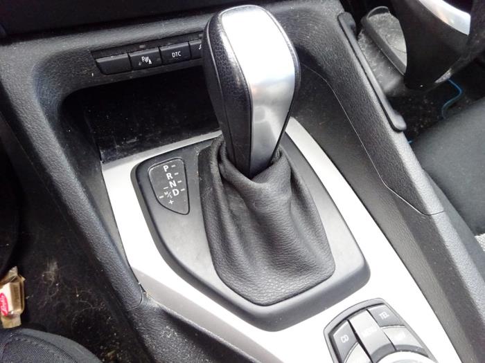 BMW X1 xDrive 20d 2.0 16V Skrotfordon (2011, GRIJS)