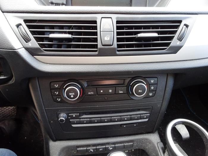 BMW X1 xDrive 20d 2.0 16V Skrotfordon (2011, GRIJS)