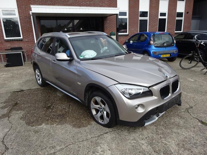 BMW X1 xDrive 20d 2.0 16V Skrotfordon (2011, GRIJS)