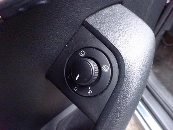 Skoda Octavia Combi 1.6 TDI 16V Épave (2019, Gris)