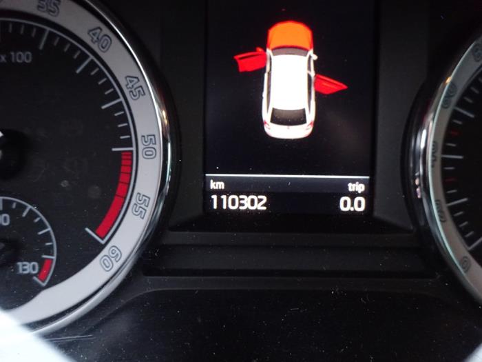 Skoda Octavia Combi 1.6 TDI 16V Épave (2019, Gris)