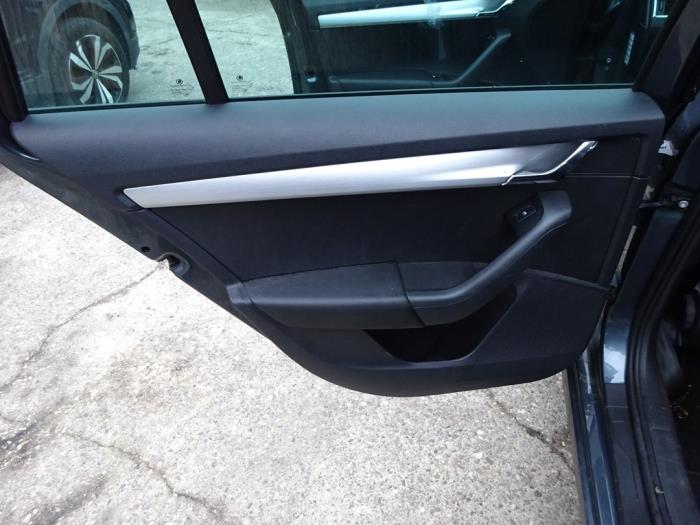 Skoda Octavia Combi 1.6 TDI 16V Épave (2019, Gris)