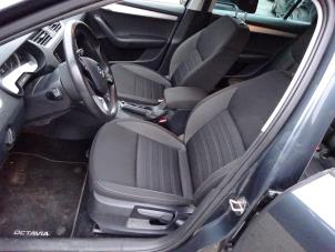 Skoda Octavia Combi 1.6 TDI 16V Épave (2019, Gris)