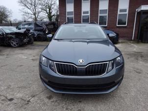 Skoda Octavia Combi 1.6 TDI 16V Épave (2019, Gris)