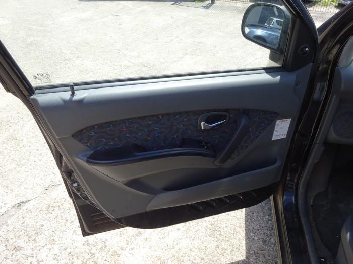Hyundai Atos 1.0 12V Vehículo de desguace (2000, Negro)