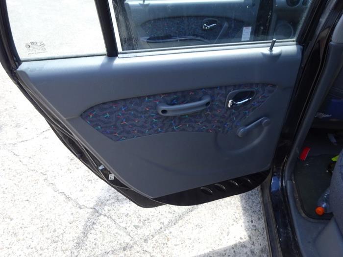 Hyundai Atos 1.0 12V Vehículo de desguace (2000, Negro)