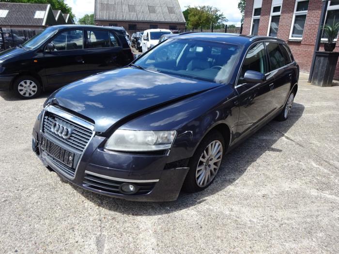 Audi A6 Avant 2.0 T FSI 16V Épave (2007, Gris)