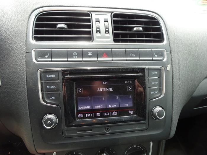 Volkswagen Polo V 1.2 TSI 16V BlueMotion Technology Vehículo de desguace (2016, Gris)