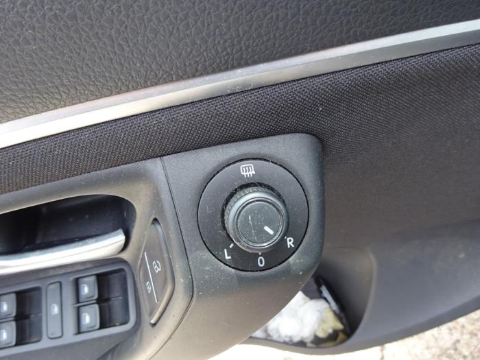 Volkswagen Polo V 1.2 TSI 16V BlueMotion Technology Vehículo de desguace (2016, Gris)