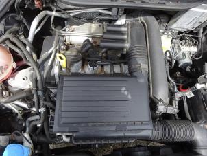 Volkswagen Polo V 1.2 TSI 16V BlueMotion Technology Vehículo de desguace (2016, Gris)