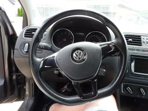 Volkswagen Polo V 1.2 TSI 16V BlueMotion Technology Vehículo de desguace (2016, Gris)