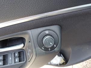 Volkswagen Polo V 1.2 TSI 16V BlueMotion Technology Vehículo de desguace (2016, Gris)