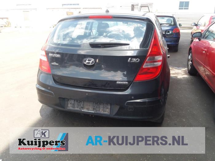 Hyundai i30 1.6 CRDi 16V VGT HP Salvage vehicle (2008, Black)