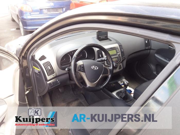Hyundai i30 1.6 CRDi 16V VGT HP Salvage vehicle (2008, Black)