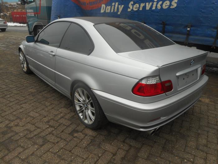 BMW 3 serie 328 Ci 24V Samochód złomowany (2000, Srebrnoszary)