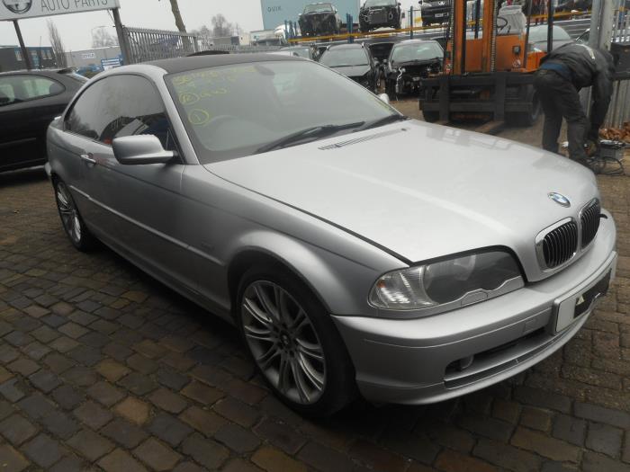 BMW 3 serie 328 Ci 24V Samochód złomowany (2000, Srebrnoszary)