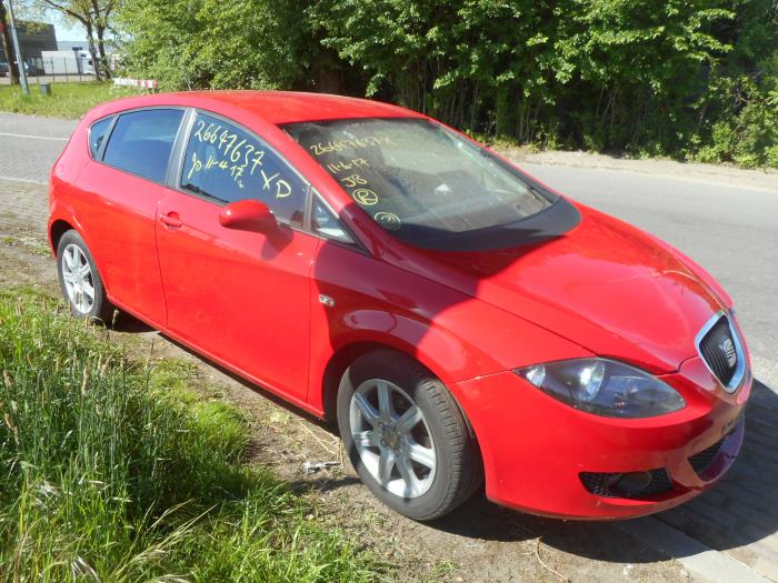 Seat Leon 1p1 1 9 Tdi 105 Damaged Year Of Construction 06 Colour Red Proxyparts Com