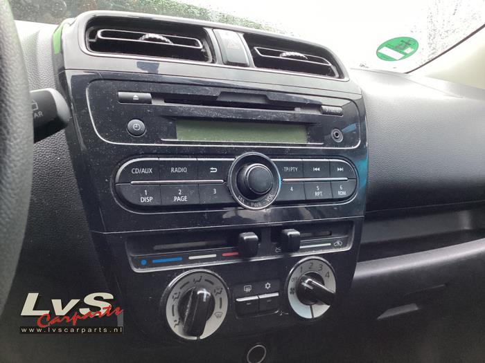 Mitsubishi Space Star 1.0 12V Vehículo de desguace (2015, Verde)