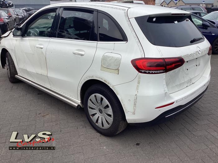 Mercedes B 2.0 B-200d Skrotfordon (2020, WIT)