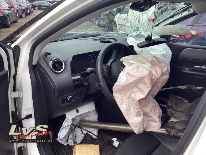 Mercedes B 2.0 B-200d Skrotfordon (2020, WIT)
