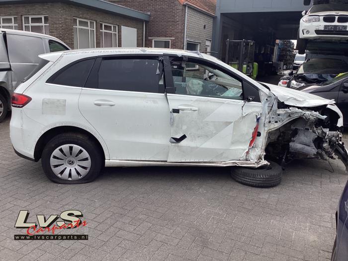 Mercedes B 2.0 B-200d Skrotfordon (2020, WIT)