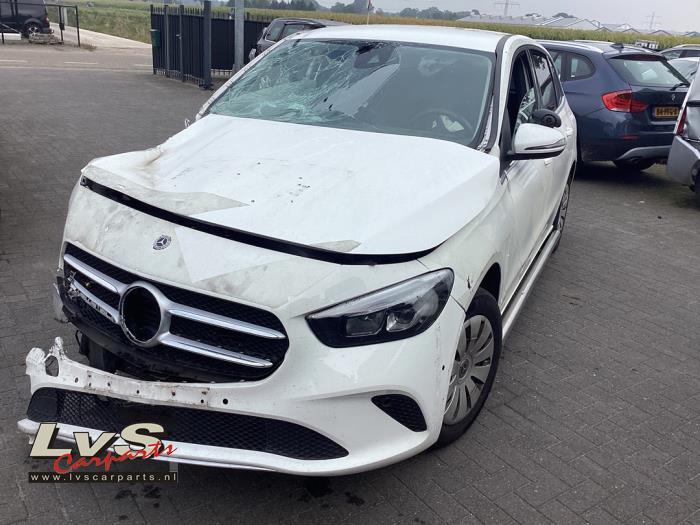 Mercedes B 2.0 B-200d Skrotfordon (2020, WIT)