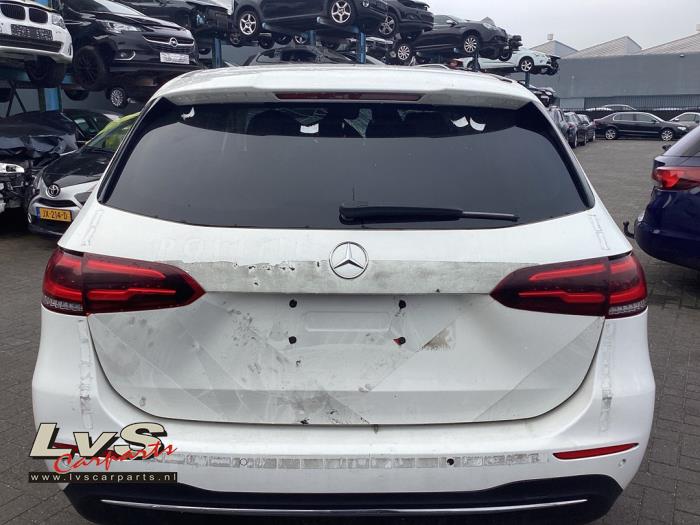 Mercedes B 2.0 B-200d Skrotfordon (2020, WIT)