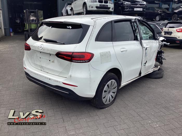 Mercedes B 2.0 B-200d Skrotfordon (2020, WIT)