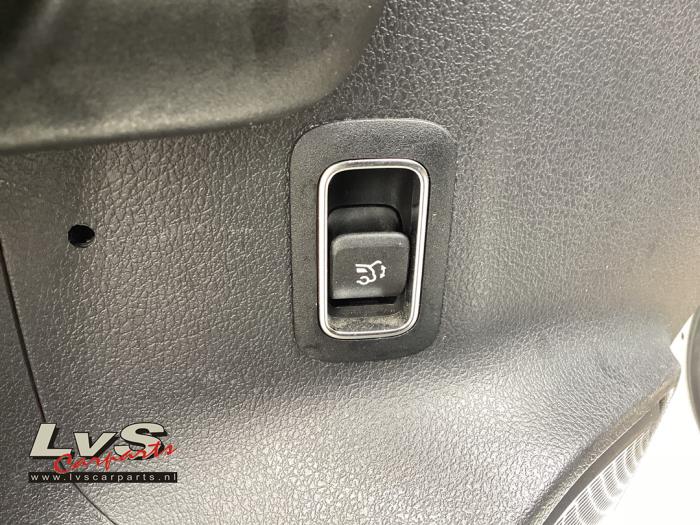 Mercedes B 2.0 B-200d Skrotfordon (2020, WIT)