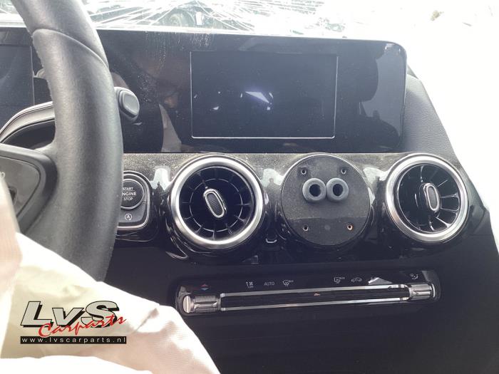 Mercedes B 2.0 B-200d Skrotfordon (2020, WIT)