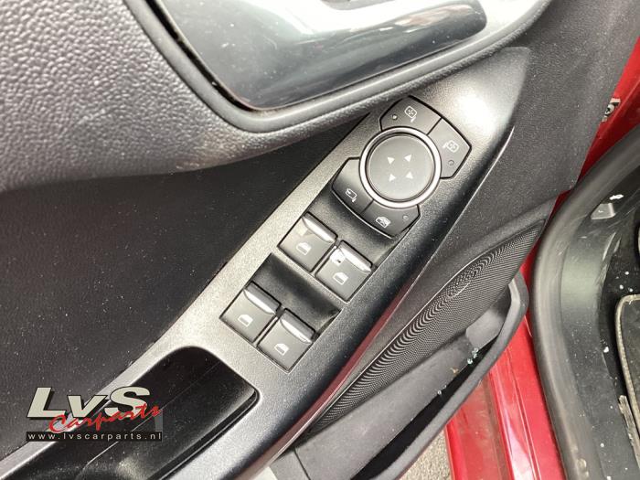 Ford Fiesta 7 1.5 TDCi 85 Épave (2018, Rouge)