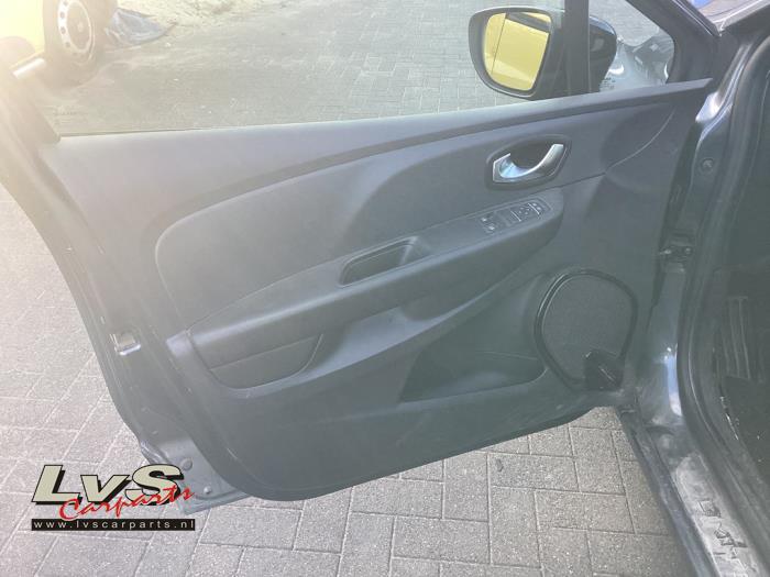 Renault Clio IV Estate/Grandtour 0.9 Energy TCE 90 12V Épave (2017, Gris)