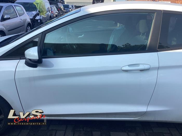 Ford Fiesta 7 1.1 Ti-VCT 12V 85 Épave (2018, Blanc)