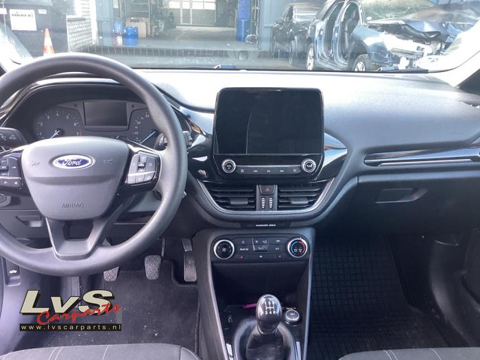 Ford Fiesta 7 1.1 Ti-VCT 12V 85 Épave (2018, Blanc)