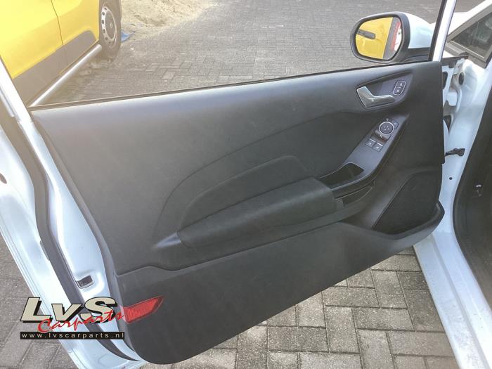 Ford Fiesta 7 1.1 Ti-VCT 12V 85 Épave (2018, Blanc)