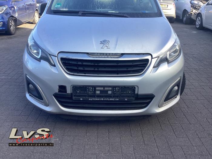 Peugeot 108 1.2 VTi 12V Skrotfordon (2015, GRIJS)