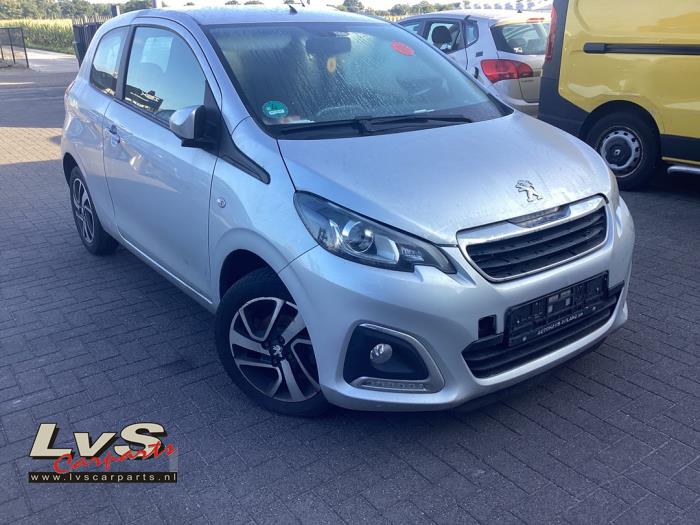 Peugeot 108 1.2 VTi 12V Skrotfordon (2015, GRIJS)