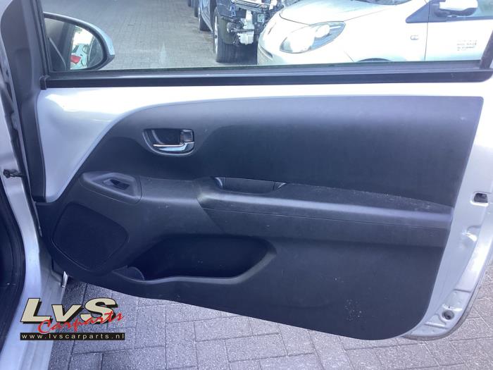 Peugeot 108 1.2 VTi 12V Skrotfordon (2015, GRIJS)