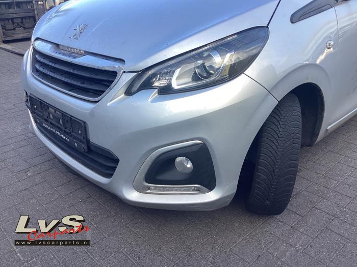 Peugeot 108 1.2 VTi 12V Skrotfordon (2015, GRIJS)