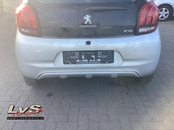 Peugeot 108 1.2 VTi 12V Skrotfordon (2015, GRIJS)