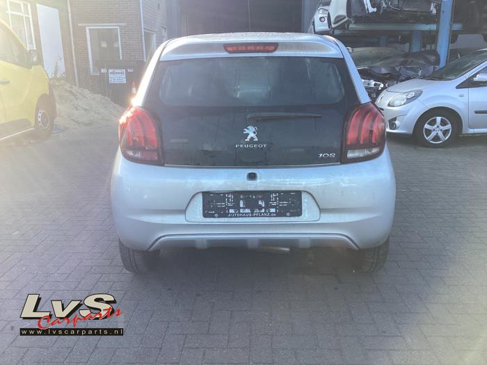 Peugeot 108 1.2 VTi 12V Skrotfordon (2015, GRIJS)