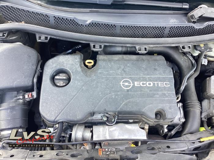 Opel Astra K 1.4 Turbo 16V Salvage vehicle (2016, Gray)