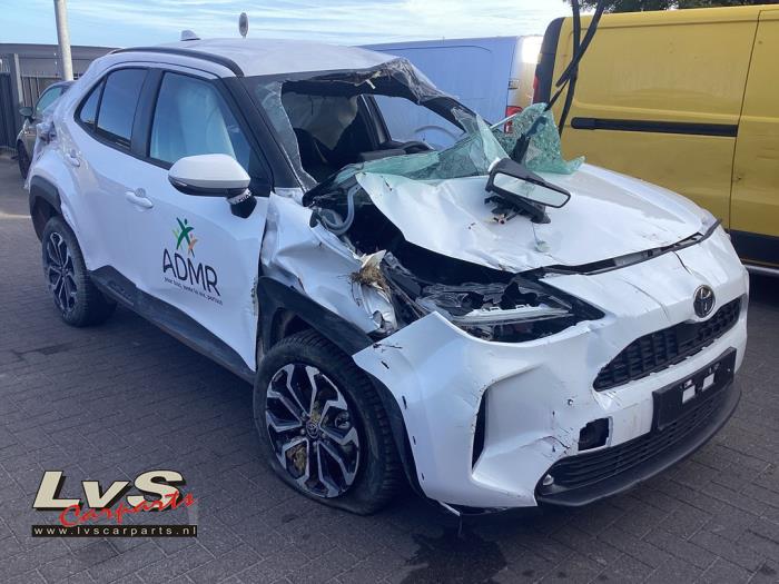 Toyota Yaris Cross 1.5 12V Hybrid 115 Salvage vehicle (2024, White)