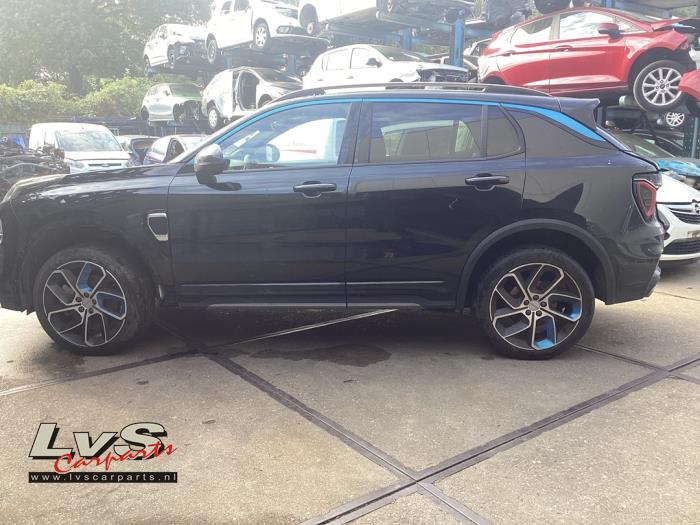 Lynk & Co 01 1.5 PHEV Salvage vehicle (2024, Black)