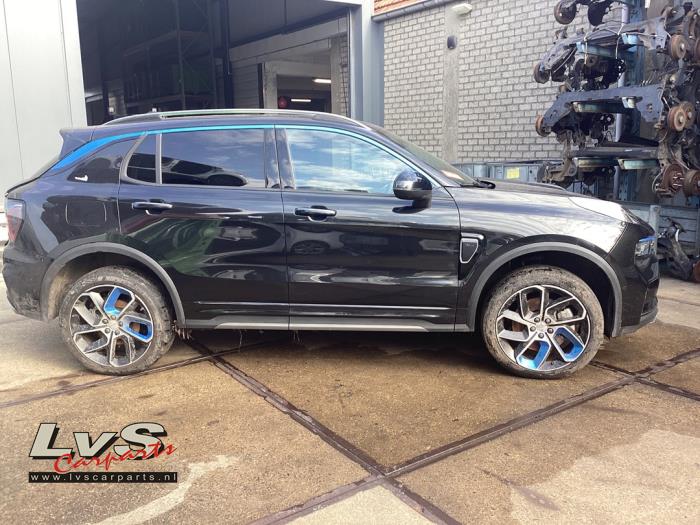 Lynk & Co 01 1.5 PHEV Salvage vehicle (2024, Black)
