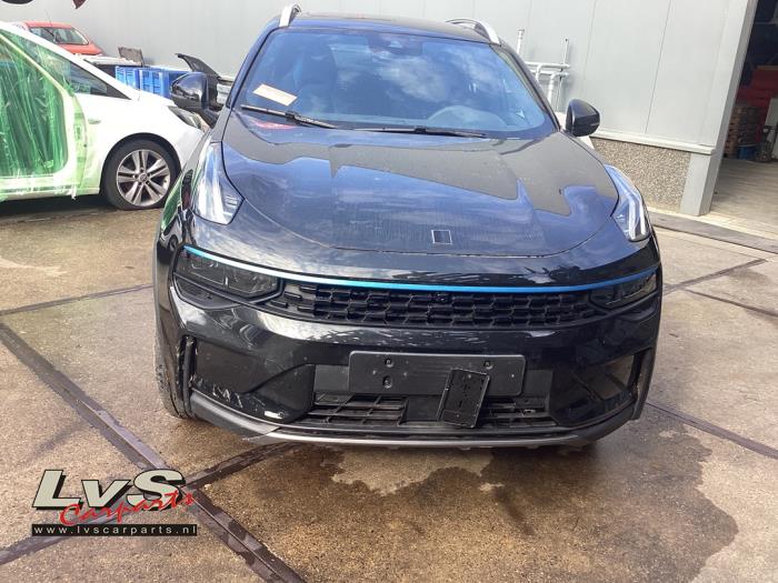 Lynk & Co 01 1.5 PHEV Salvage vehicle (2024, Black)