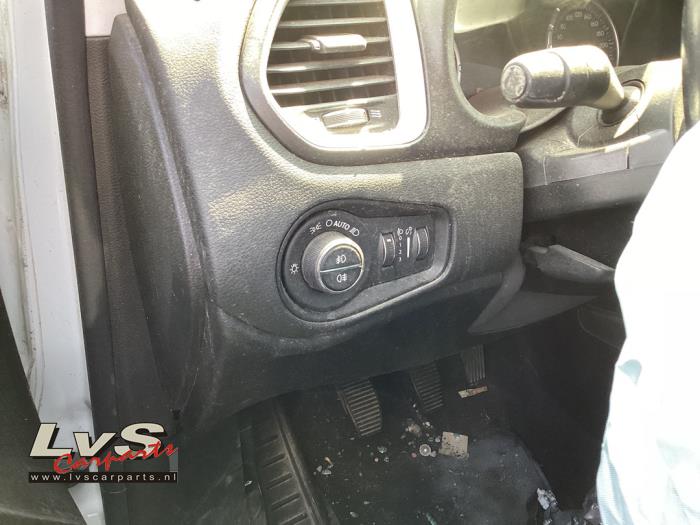 Jeep Renegade 1.4 Multi Air 16V Vehículo de desguace (2014, Blanco)