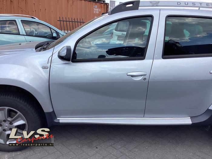 Dacia Duster 1.2 TCE 16V 4x4 Samochód złomowany (2015, Szary)
