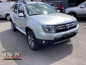 Dacia Duster 1.2 TCE 16V 4x4 Samochód złomowany (2015, Szary)