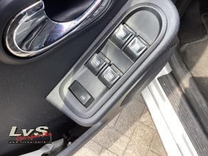 Dacia Duster 1.2 TCE 16V 4x4 Samochód złomowany (2015, Szary)